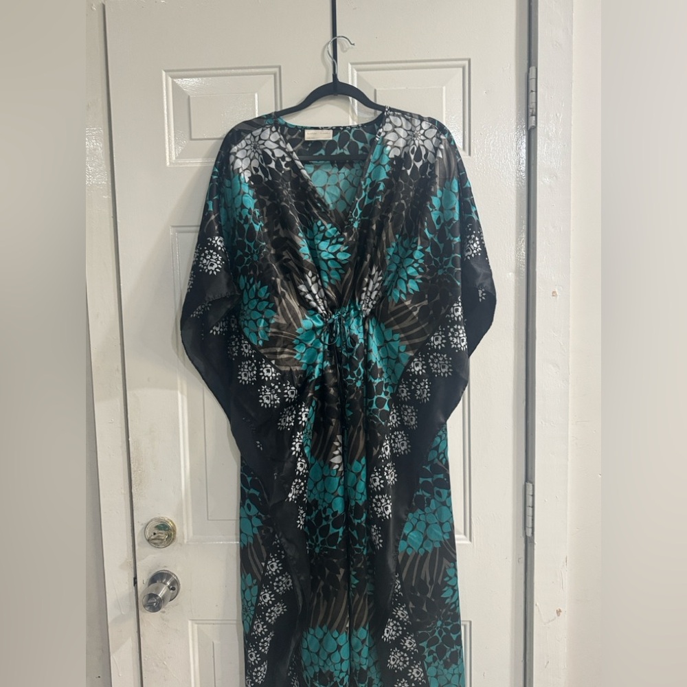 Bobbie Brooks Teal, Black and White Floral caftan Dress